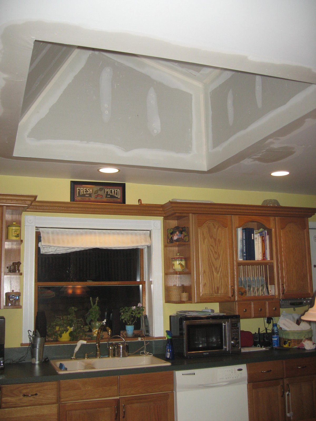 [houserenovations1042.jpg]