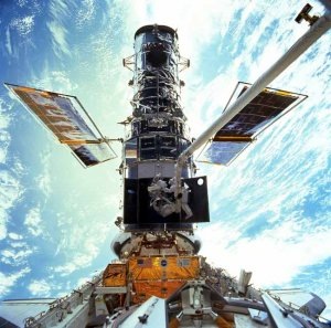 [060728_hst_sts103eva_02[3].jpg]
