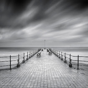 Gale force in Swanage by Nick Holland - Landscapes Weather