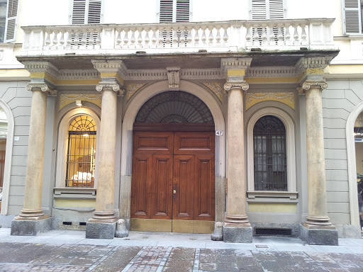 Palazzo Delle Colonne Dorate