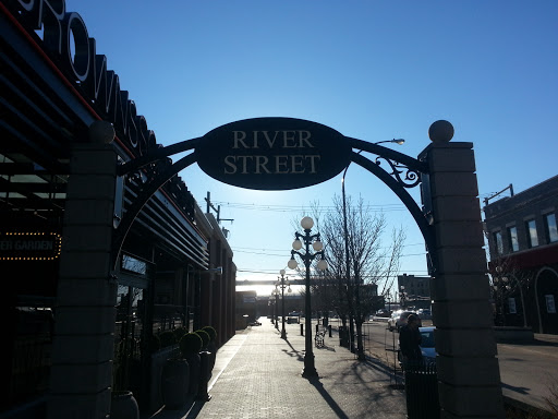 River Street Arch North