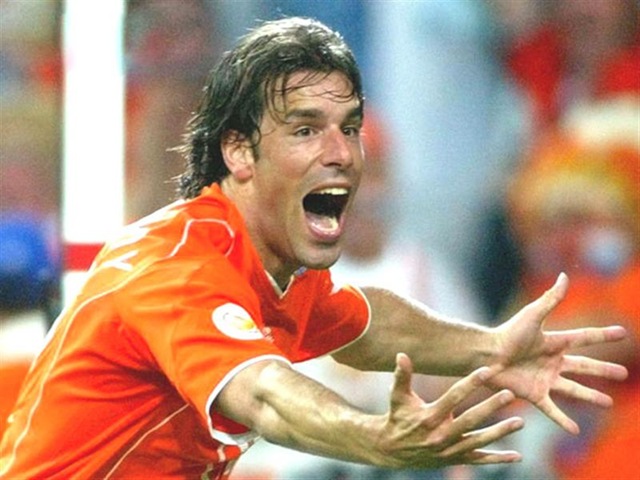 [ruud_van_nistelrooy_05 (Medium)[2].jpg]