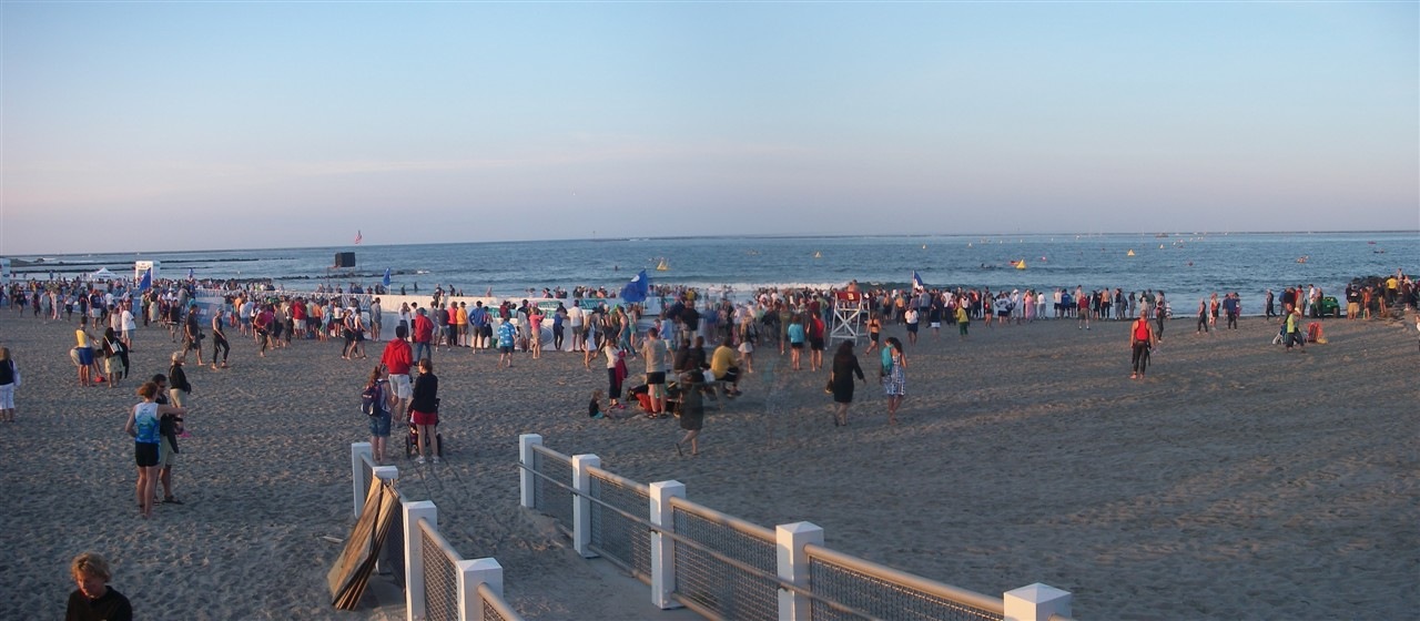 [BeachPano 1280 x 560[3].jpg]