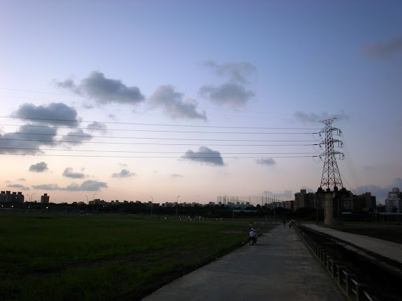 http://lh4.ggpht.com/diedy.chen/SPtjA1ZZn4I/AAAAAAAAKe8/UnRCn2d5dS8/s576/R0014496.JPG