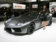 0810_02_z 2008_lamborghini_estoque_concept front_three_quarter_view
