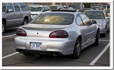 sysadmin system administrator geek licence plate : su root