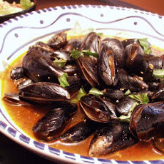 Stir-Fried Mussels With Chili, Garlic and Basil
