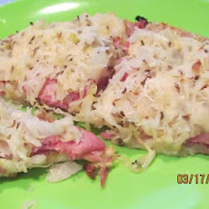 Reuben Pizza