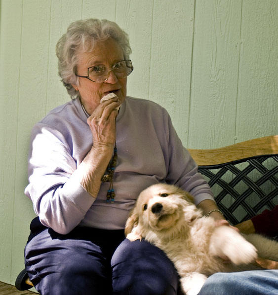 DSC_0175 mary buckner with cody while she eats a cracker en az.jpg