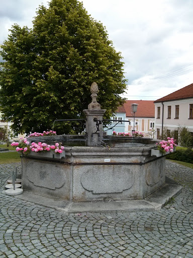 Leopolschlag Brunnenplatz