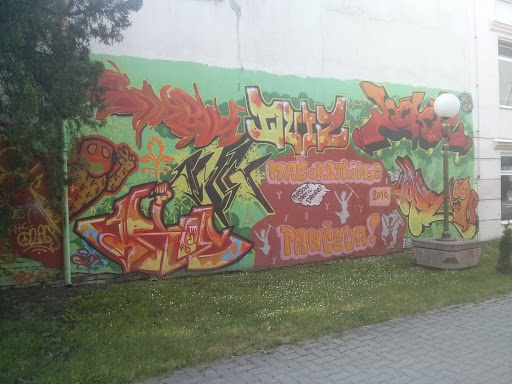 Opstinski trg, Graffiti