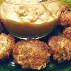 Mini Crab Cakes with Remoulade Sauce