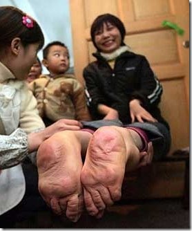 http://lh4.ggpht.com/fisherwy/R1V1SKzeSeI/AAAAAAAALvU/B6ssDlFoVhA/wang+fang+backward+feet+picture%5B2%5D