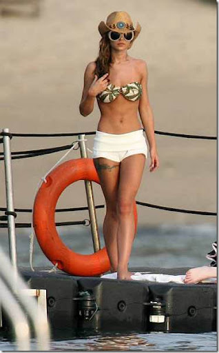 http://lh4.ggpht.com/fisherwy/R7sSzGqossI/AAAAAAAANdw/4GfaM6Z2UbI/Cheryl+Tweedy+bikini+Picture%5B3%5D