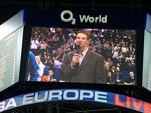 Detlef freaking Schrempf!