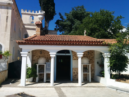 Small Church Agios Eleftherios & Agia Varvara