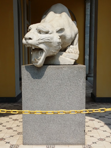 Tigre Esculpido Direita
