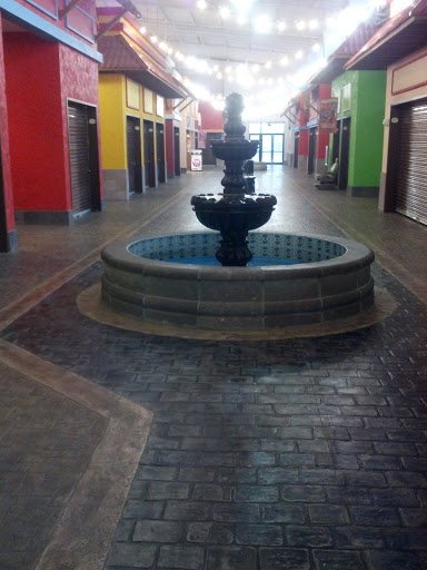 Plaza Fountain III