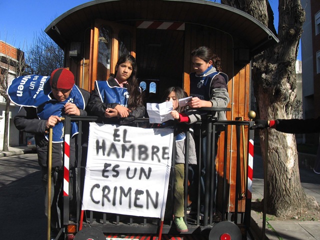 [CHICOSDELPUEBLO_MARDEL43.jpg]