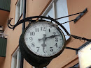 Old Broken Clock 
