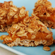 Crumbly Oat and Apricot Bars Recipe