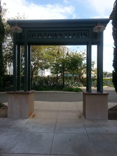 Old Town Tustin Monument