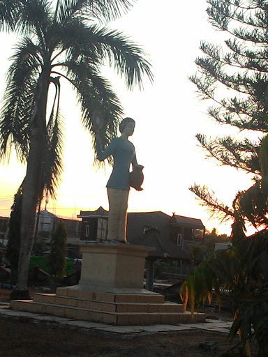 The Girl from Bugis Makassar Statue