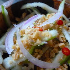 Rejuvenating Balinese Green Apple Salad