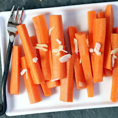Ginger Garlic Pickled Carrots