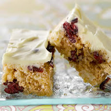 KELLOGG'S* RICE KRISPIES* White Chocolate Cranberry Crisp Bars
