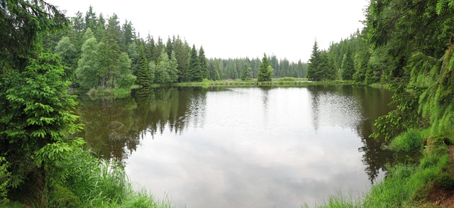 [lake near m lazne.jpg]