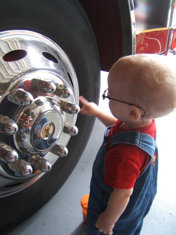 [Firestation Tour 9.08 006[3].jpg]