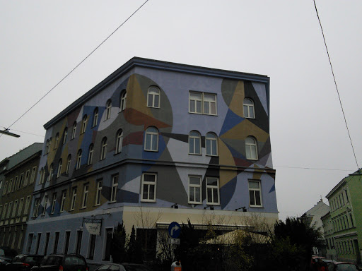 Geometrische Hausbemalung