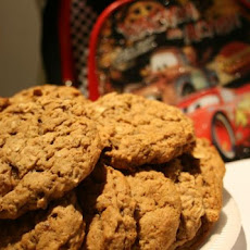 Soft Chewy Oatmeal Raisin Cookies