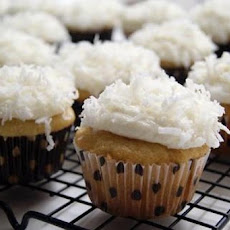Coconut Cupcakes With White Chocolate Cream Cheese Frosting