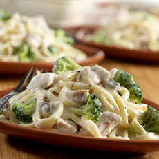 Campbell's® Turkey and Broccoli Alfredo