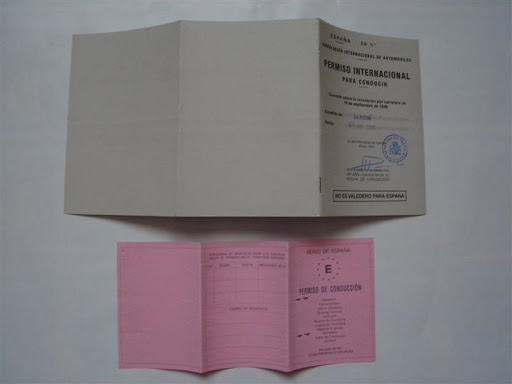 Permiso%20internacional%20para%20conducir%20%28Medium%29.jpg