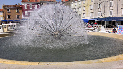 Fontaine in Cres 