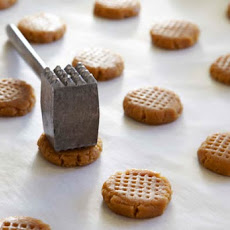 Crisp Peanut Butter Cookies Recipe