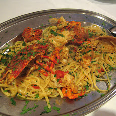 Lobster With Linguine & Garlic Lemon Sauce