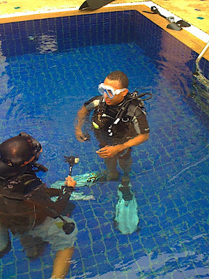 Pete & Thien in the Pool