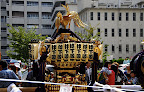 one of the main shrines of the Shinjuku Autumnal Equinox festival 2008