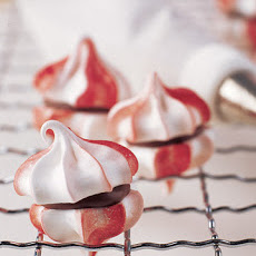 Peppermint Meringues with Chocolate Filling