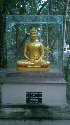 Sri Sudharshanaramaya Golden Buddha Statue