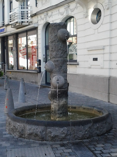 Fontaine De Mons, Les 4 Tetes