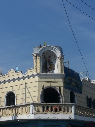 Altar A La Virgen De Guadalupe ( Calle Madero)