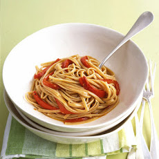 Spicy Whole Wheat Linguine with Red Peppers