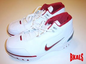 timeline 040209 shoe whitered 13 2003 04 Timeline