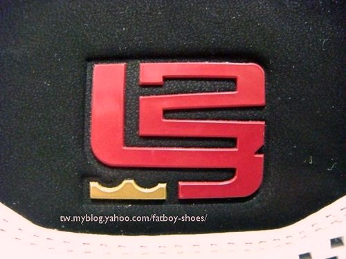 Zoom Soldier II Black White and Red Camo Sole Sample