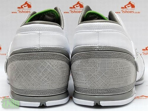 An Exclusive Look at Nike Zoom LeBron V Low DUNKMAN